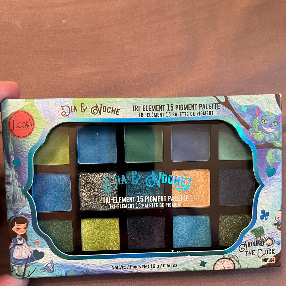 New in box eyeshadow palette